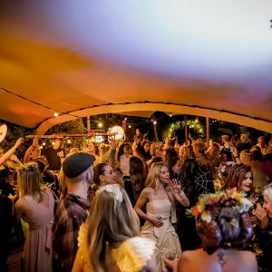 Personeelsfeest bedrijfsfestival in de binnentuin