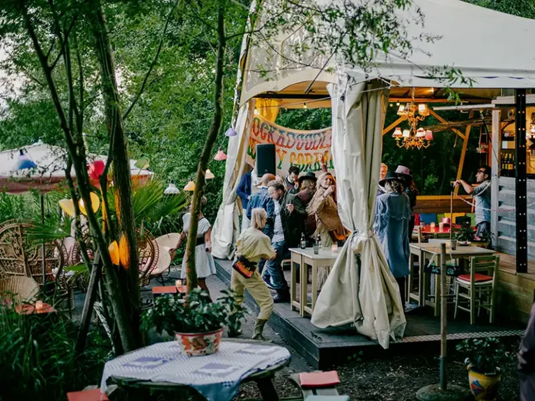 Cantina tent ©DennisBouman